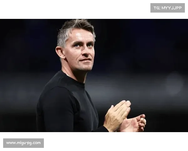 布莱顿主帅点评曼联新风格：强调长传冲击与中锋争抢打造直接进攻体系