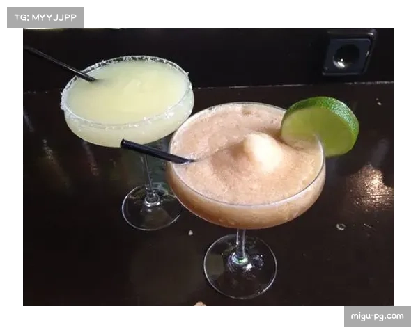 马德里举办首届女子社区足球节，普特拉斯现场助阵